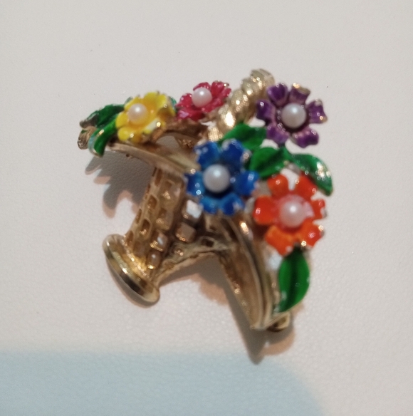 Vintage Flower Basket Brooch Signed St. Labre Gold Tone Enamel Faux Pearl - Picture 2 of 8